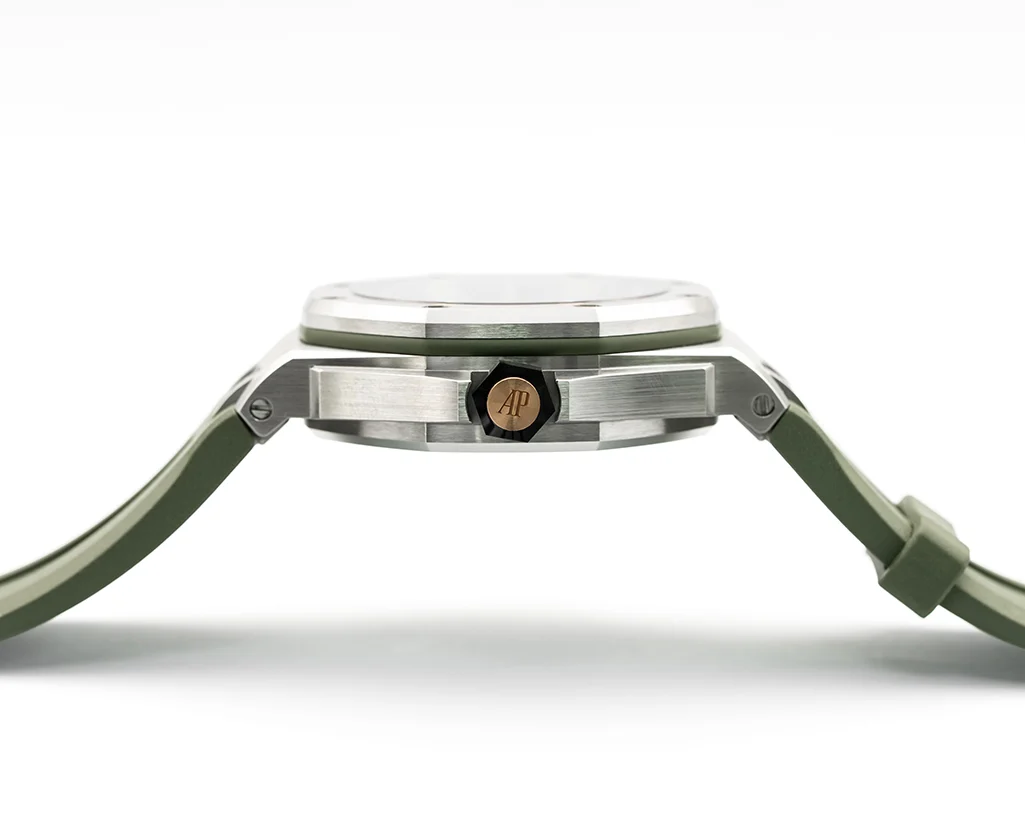 Audemars Piguet Royal Oak Offshore 15720ST.OO.A052CA.01 - Image 4