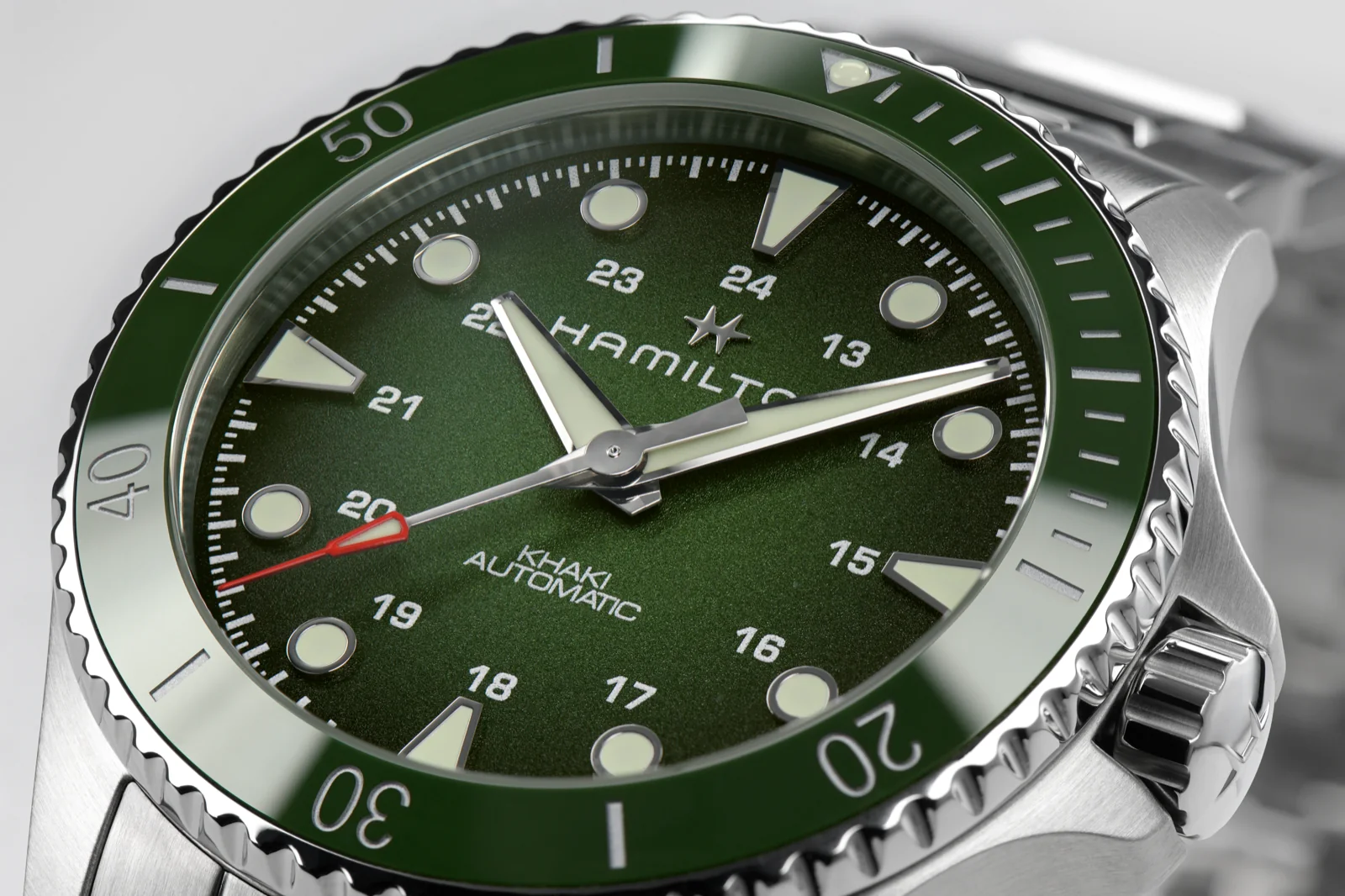 Hamilton Khaki Navy Scuba Auto 43mm Green gradient - Image 4