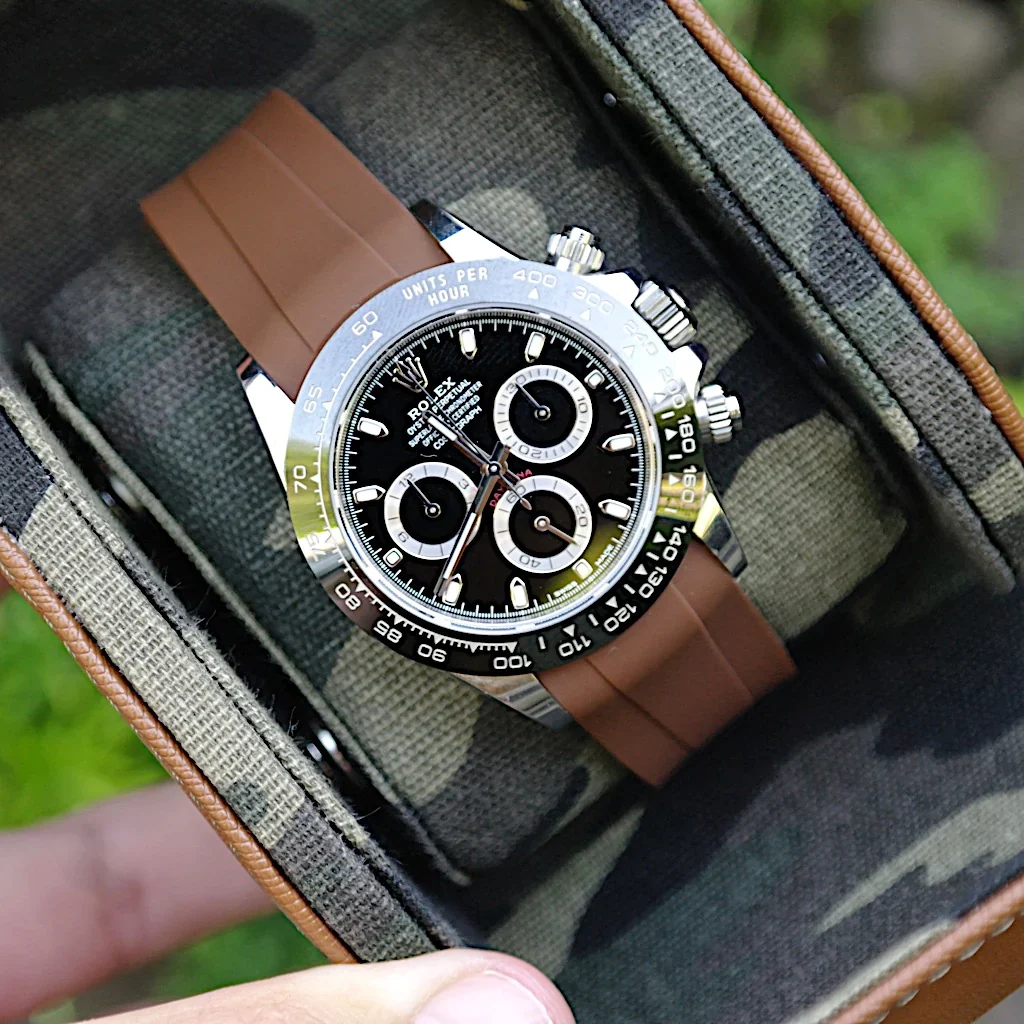 Tempomat- 20mm Curved Ended Brown Rubber Strap - Image 3