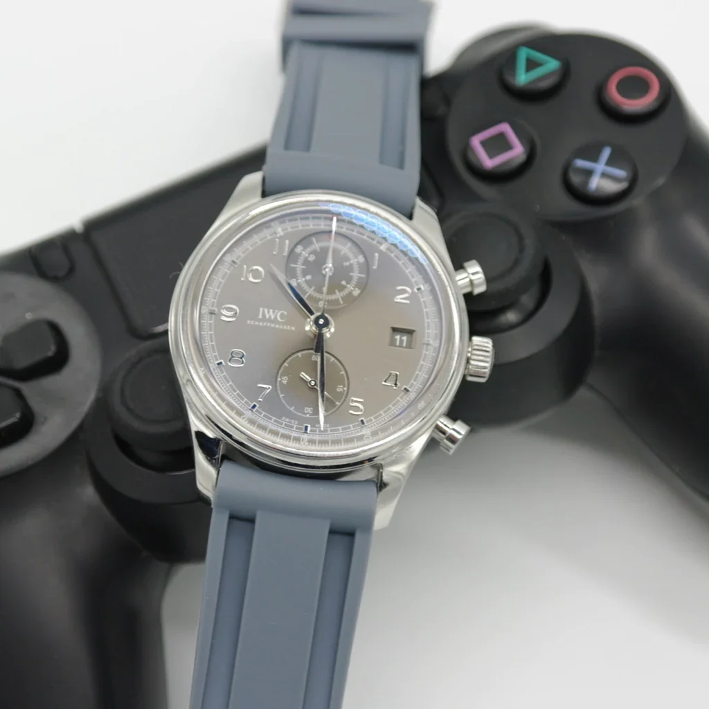 Tempomat - 22mm Grey Rubber Strap - Image 2