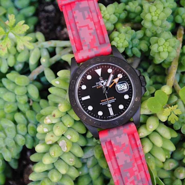 Tempomat - 22mm Red Digi Camo Rubber Strap - Image 2